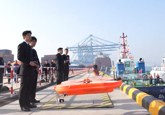 青岛港口-飞行救援艇